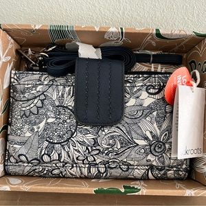 Sakroots Olympic Smartphone Crossbody/Clutch